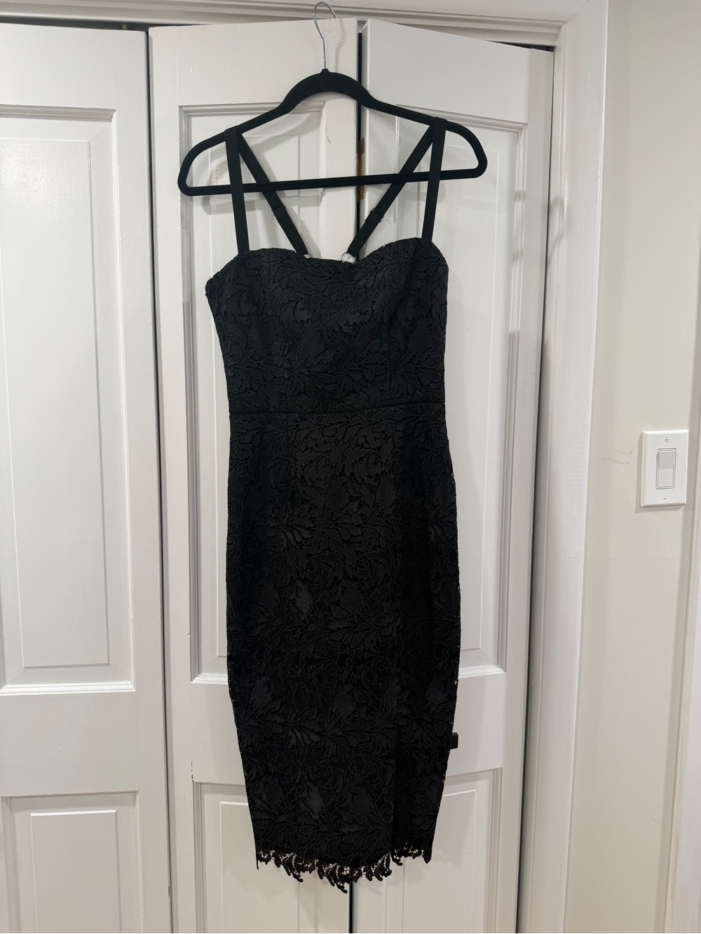 Dress the Population Women's Black Lace Cocktail Dress with Strappy Shoulders